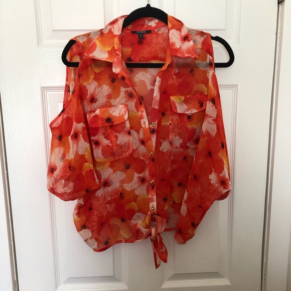 XOXO floral top with open shoulders - Picture 1 of 3